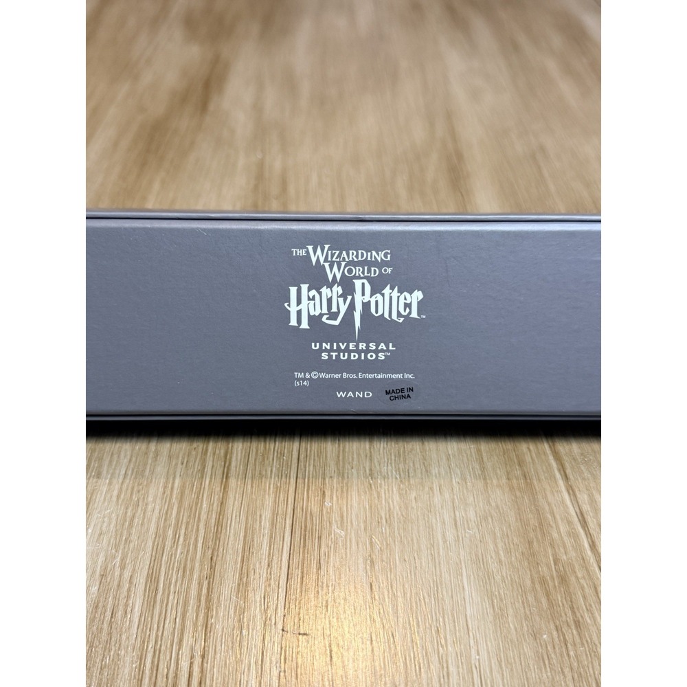 Universal Studios Harry Potter Professor Dumbledore Wand in Box Non Interactive - Picture 3 of 5